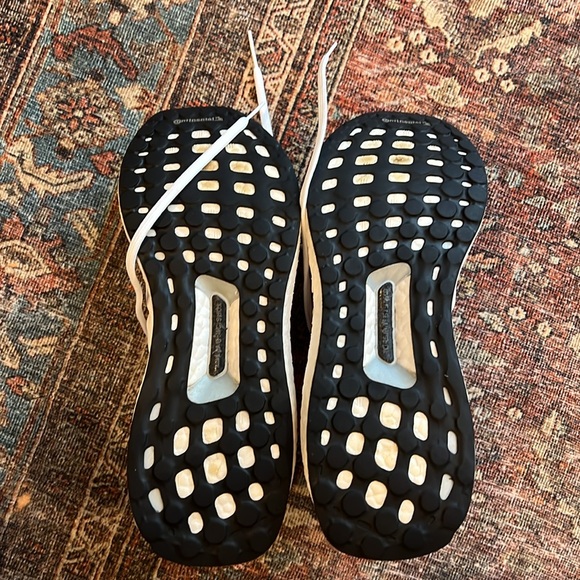 Adidas Ultra Boost women’s 8.5 - Picture 8 of 11